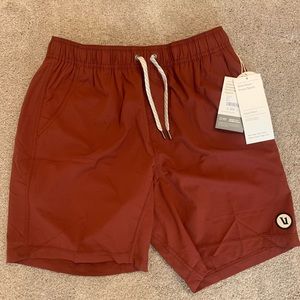 Vuori Kore short Currant size medium. New with tags on